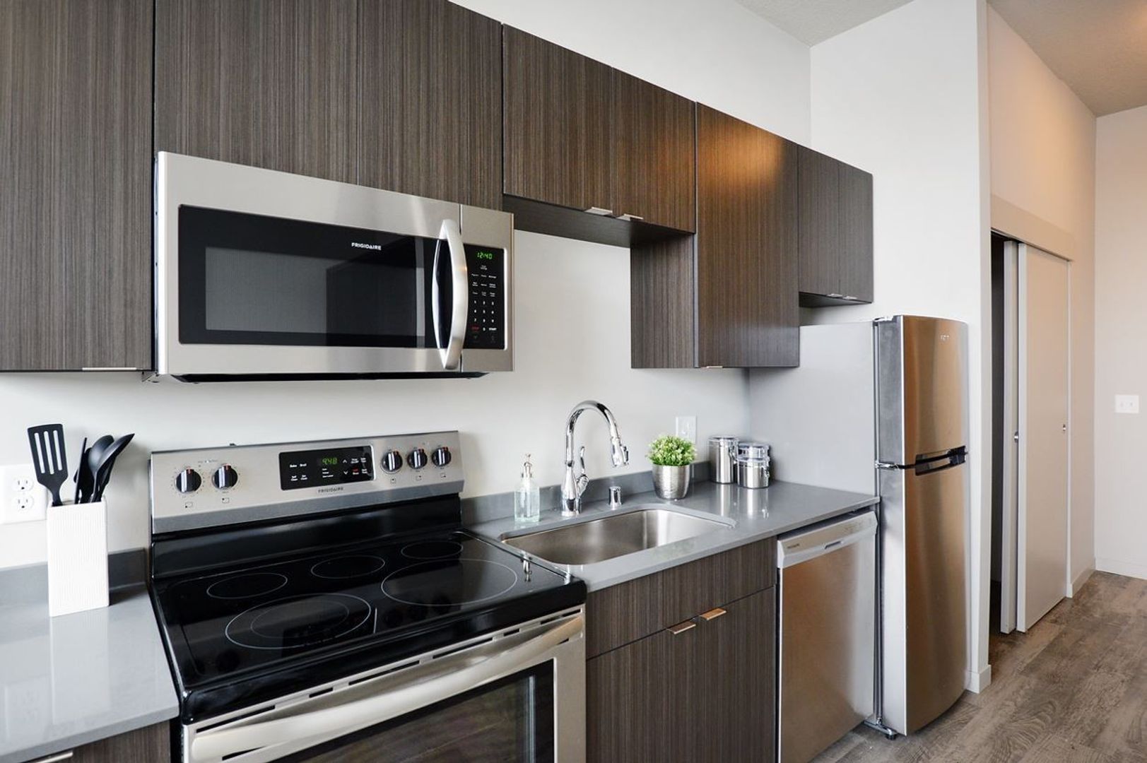 Minneapolis Apartment: 408 4th St SE