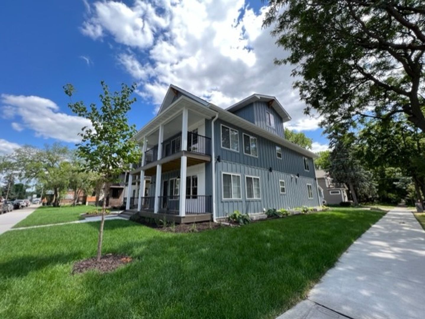 Minneapolis Apartment: 1800 Como Ave SE