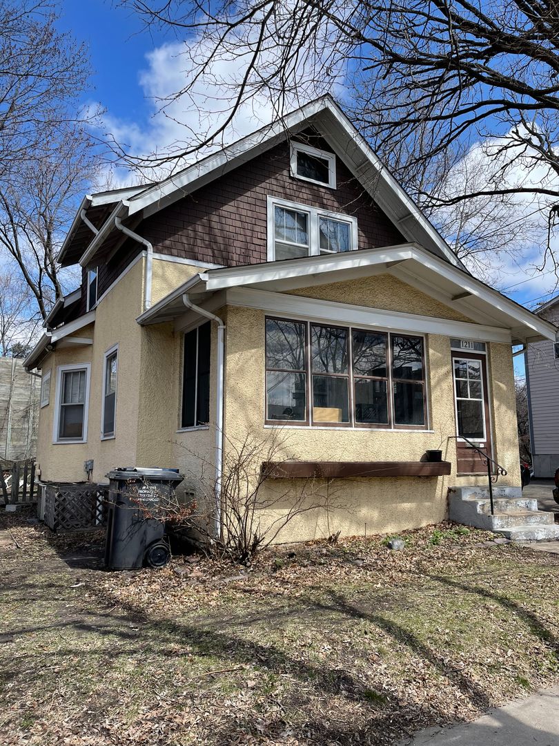 Minneapolis House: 1211 Yale Ave