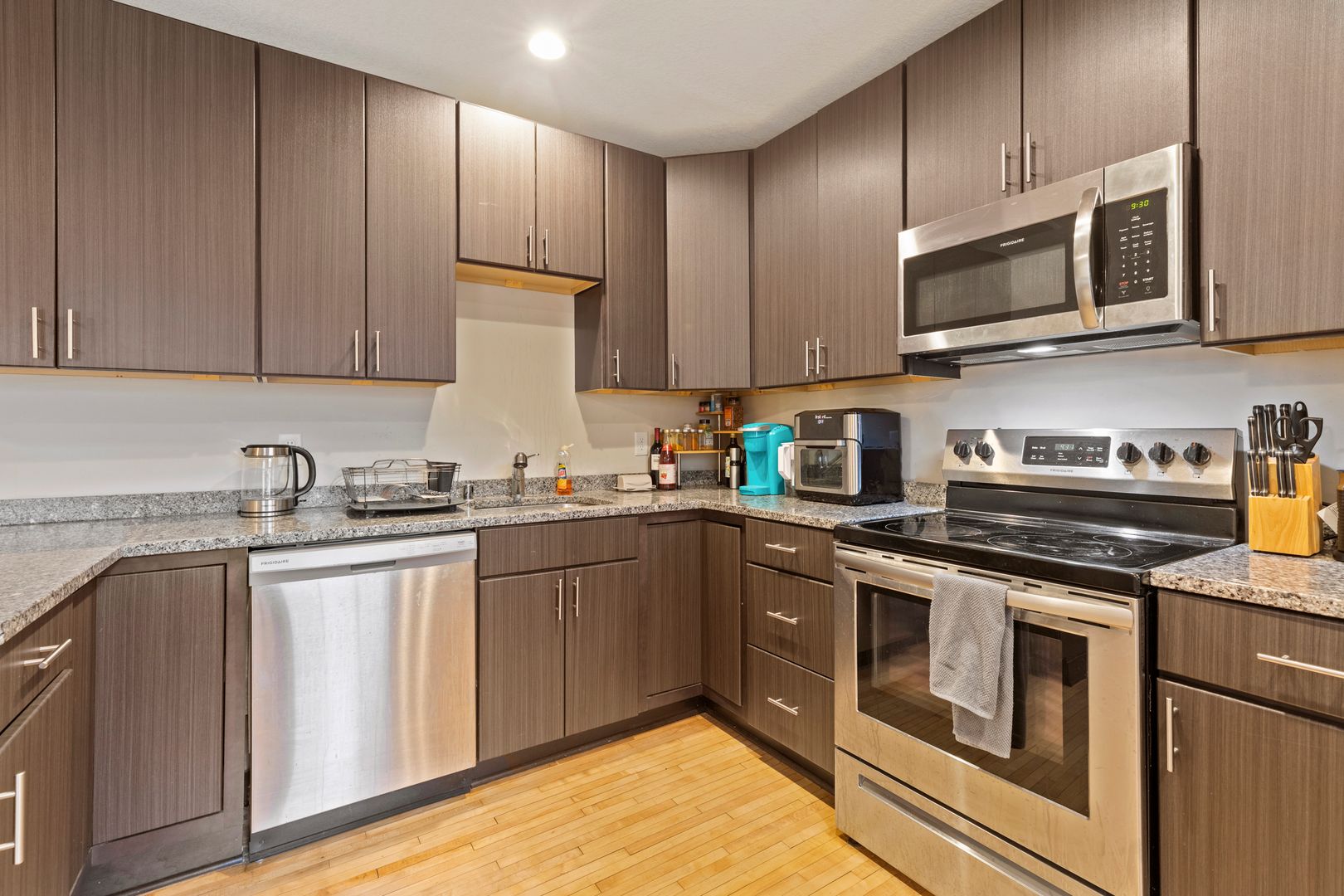 Minneapolis Apartment: 712 4th St SE