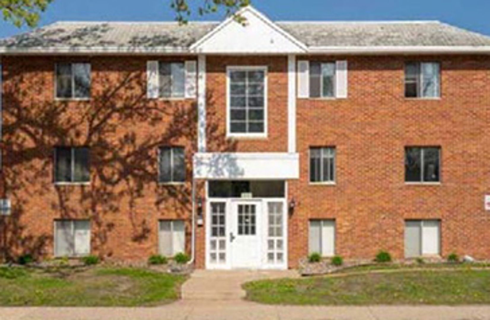 Minneapolis Apartment: 519 10th Ave SE