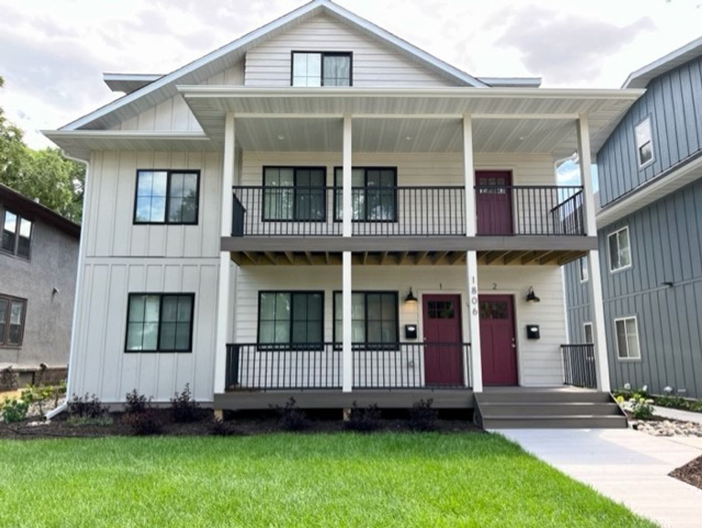 Minneapolis Apartment: 1806 Como Ave SE