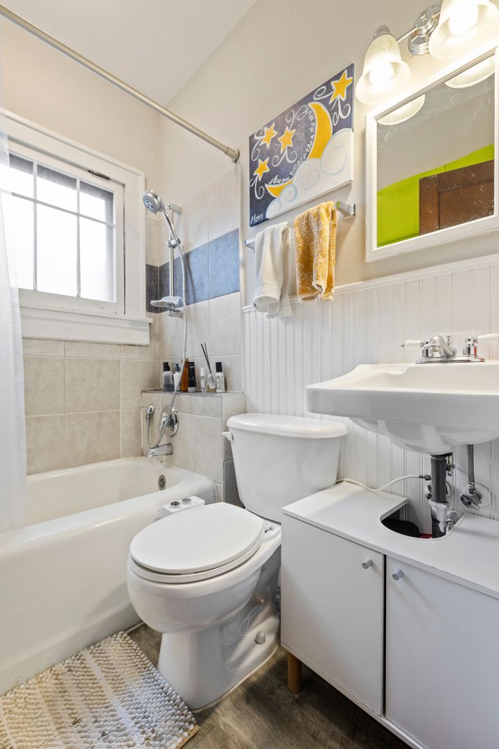 Minneapolis Apartment: 712 4th St SE