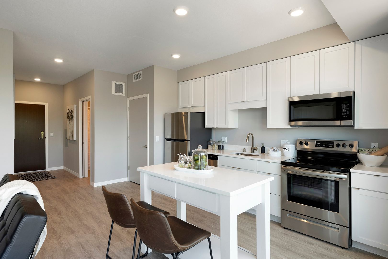 Minneapolis Apartment: 821 6th Ave SE