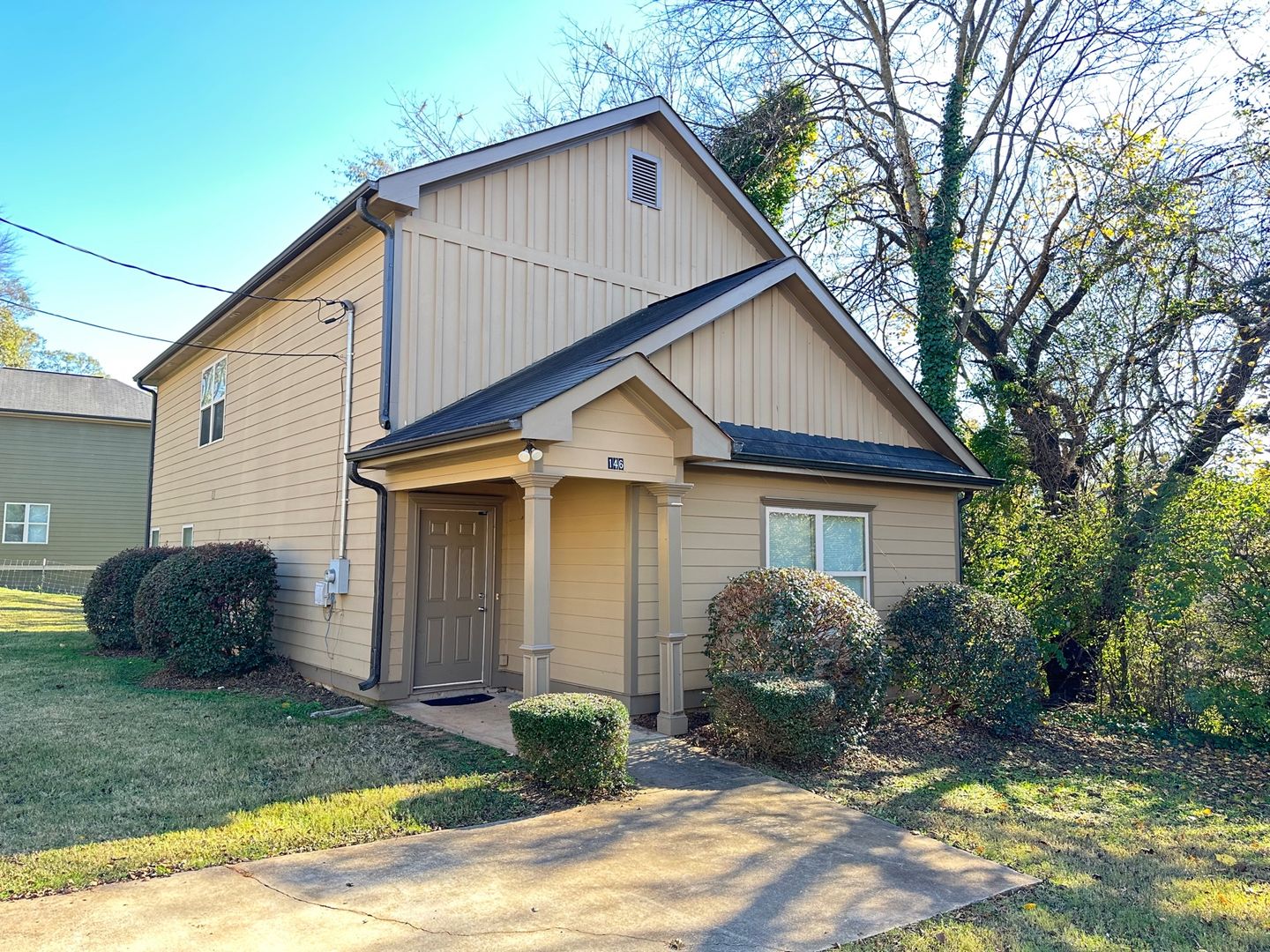 Athens House: 146 Ruth Street