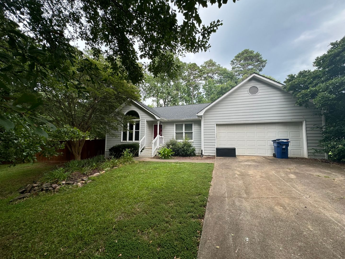 Bogart House: 121 Pinenut Lane