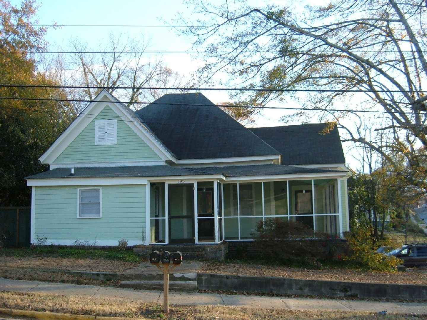 Athens Apartment: 195 Barrow St.