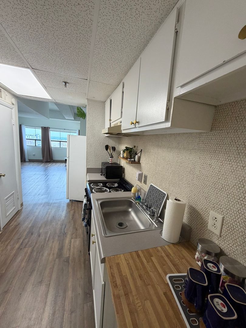 Athens Condo: 131 E. Broad Street #808