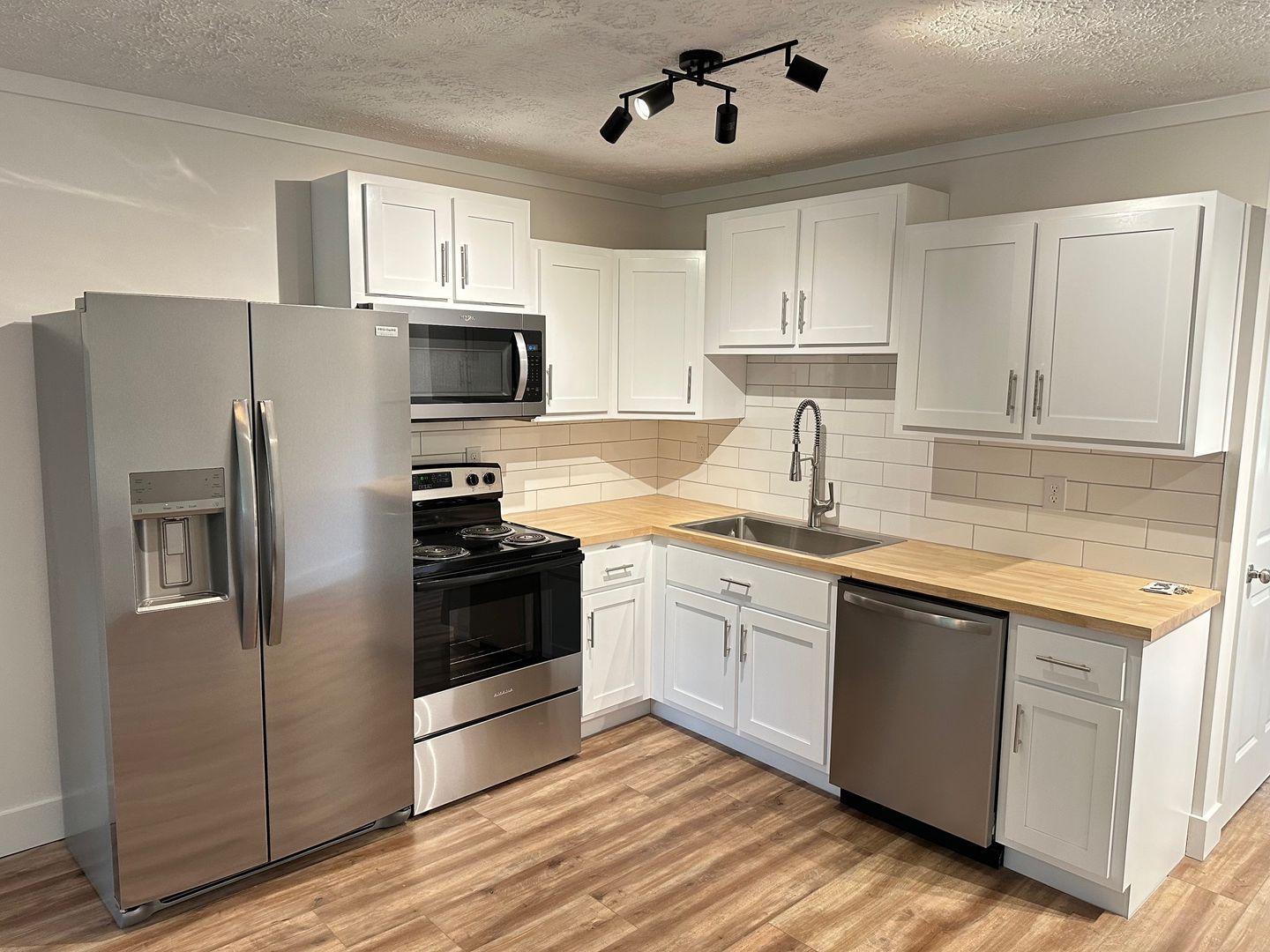 Hull House: 935 Virginia Lane