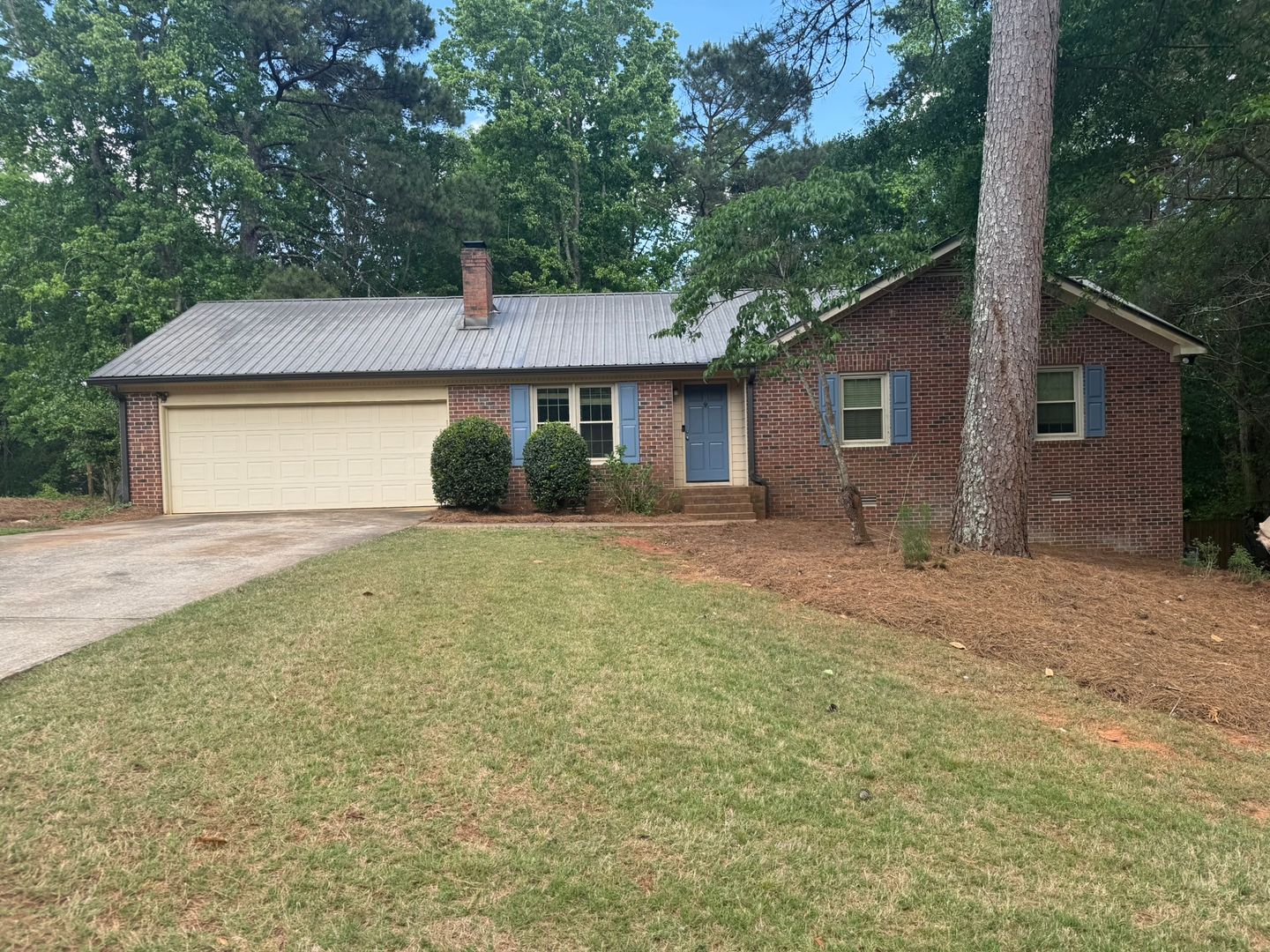 Athens House: 435 Brookstone Dr.