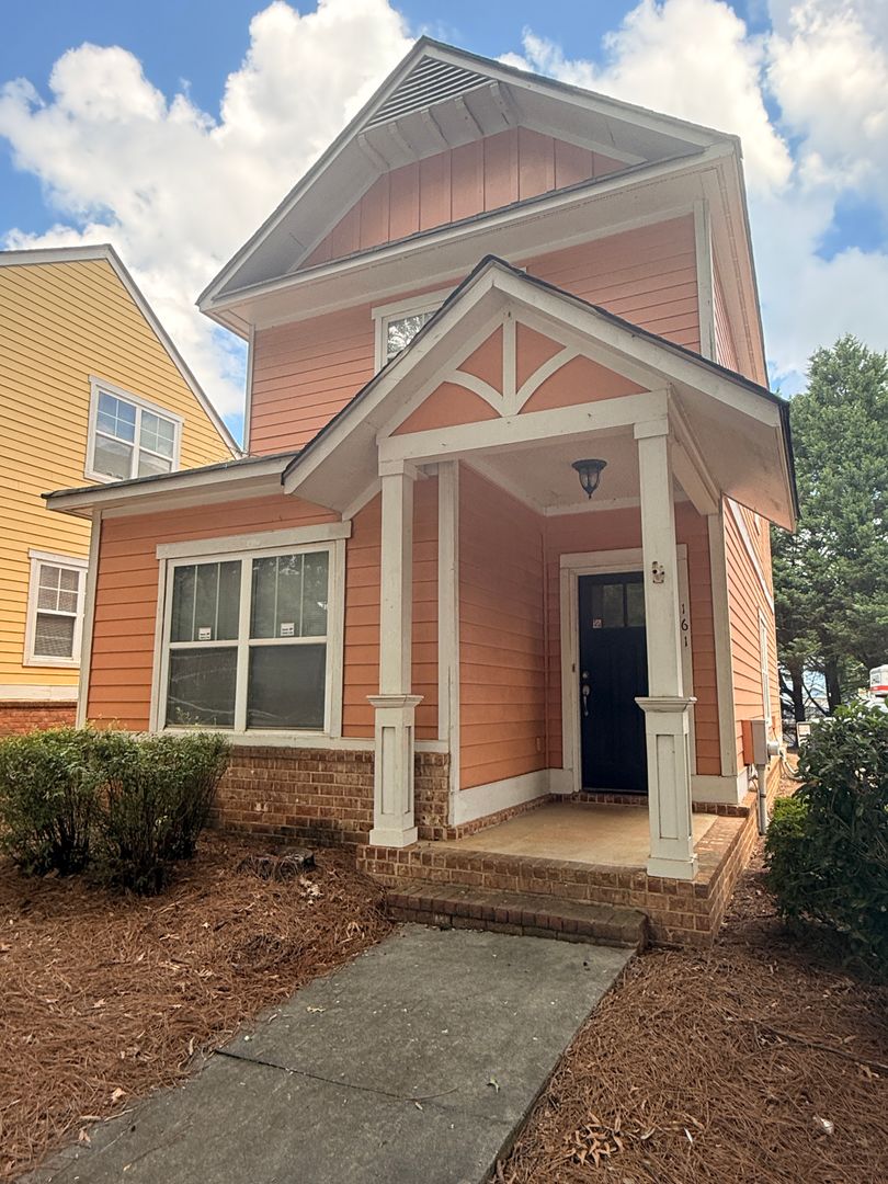 Athens House: 161 Magnolia Bluff Dr.