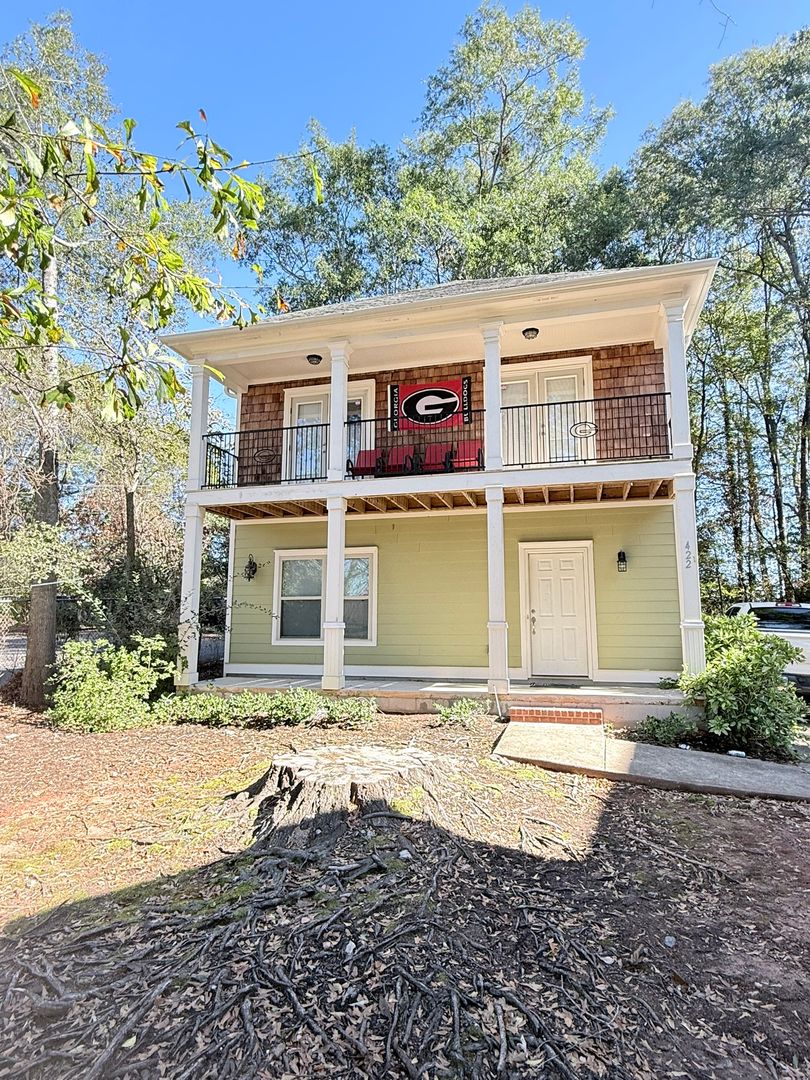 Athens House: 422 First Street