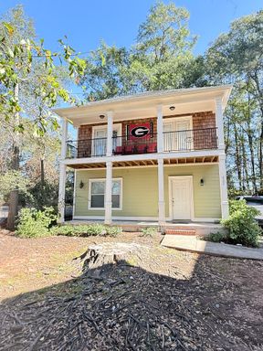 Cute 4 Bedroom Near Downtown for Pre-Lease – photo 1