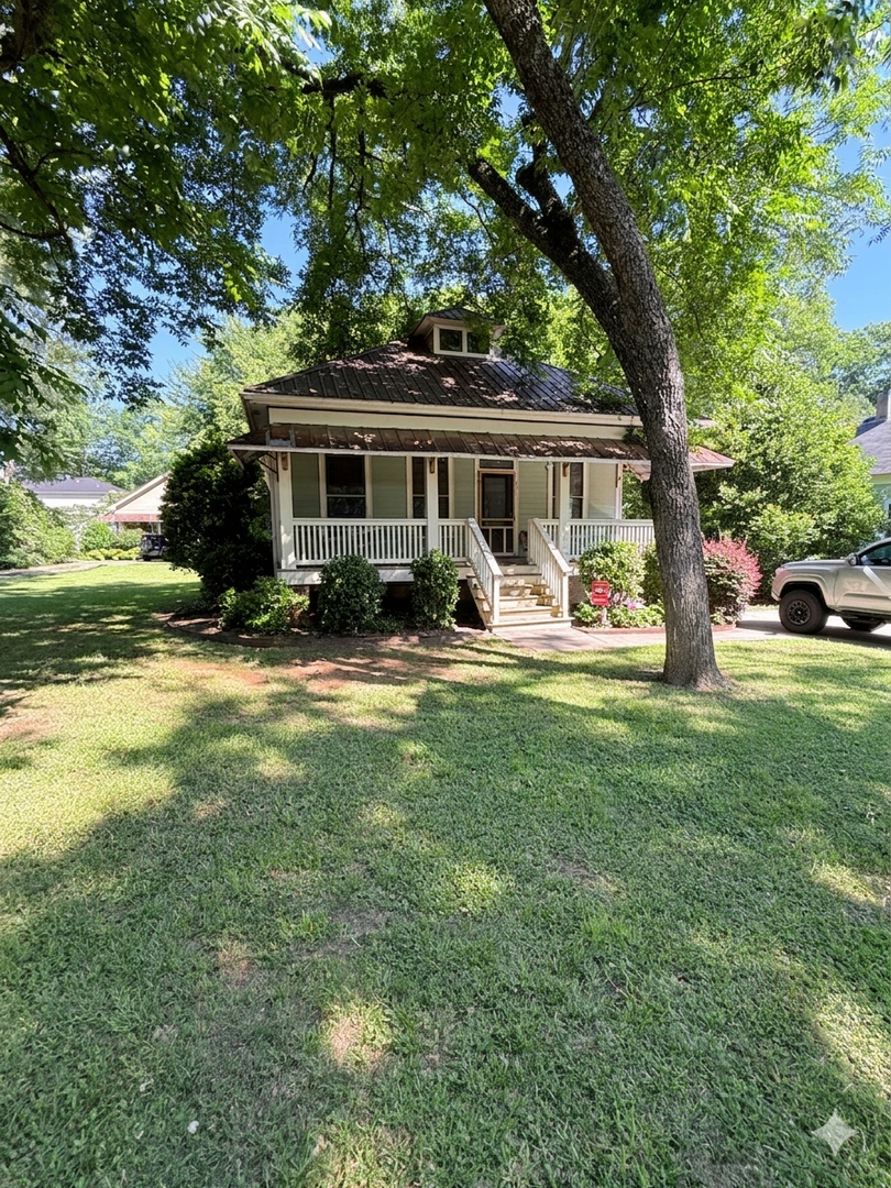 Athens House: 255 Boulevard Heights