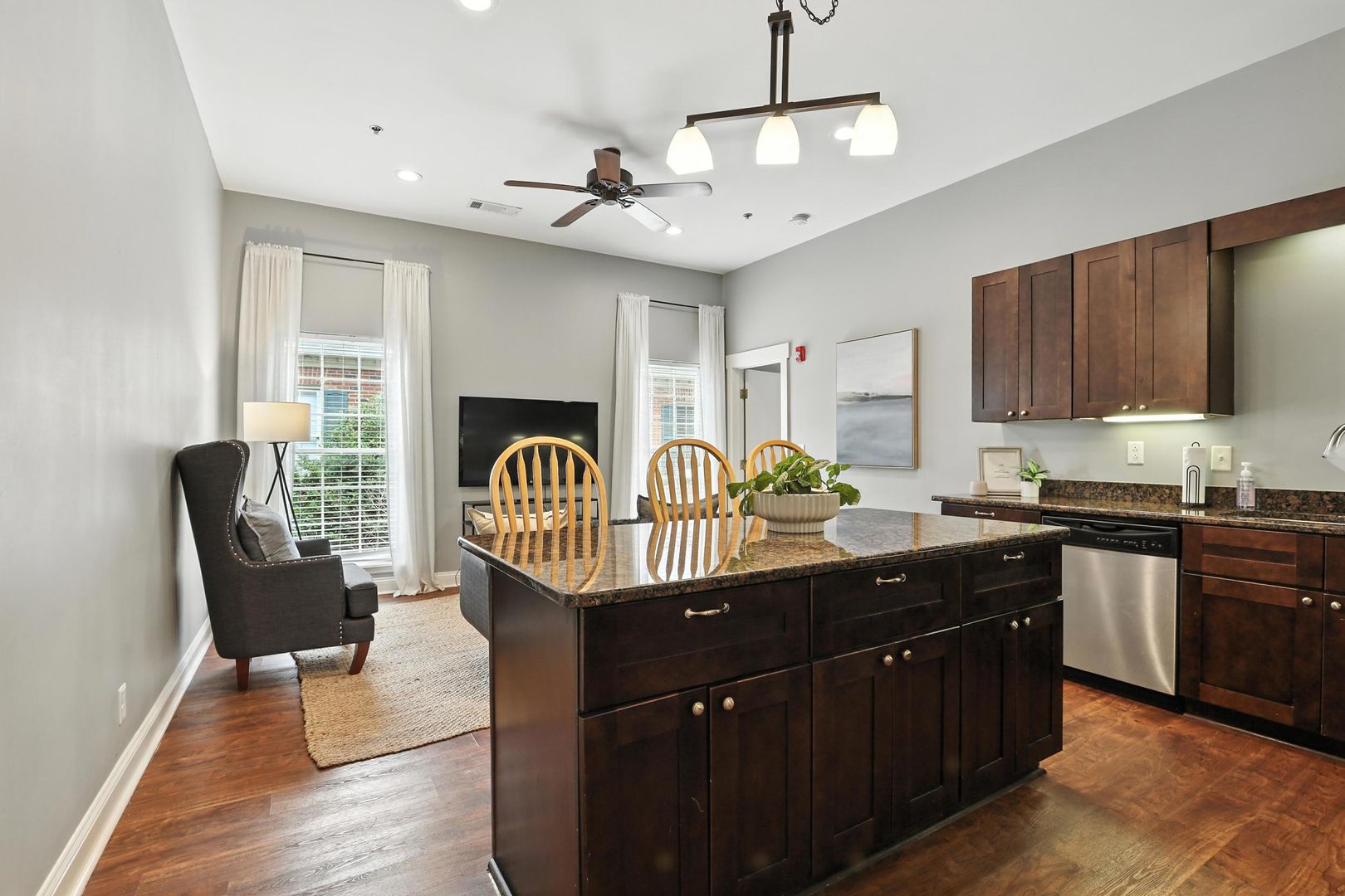 Athens Apartment: 492 N. Thomas St