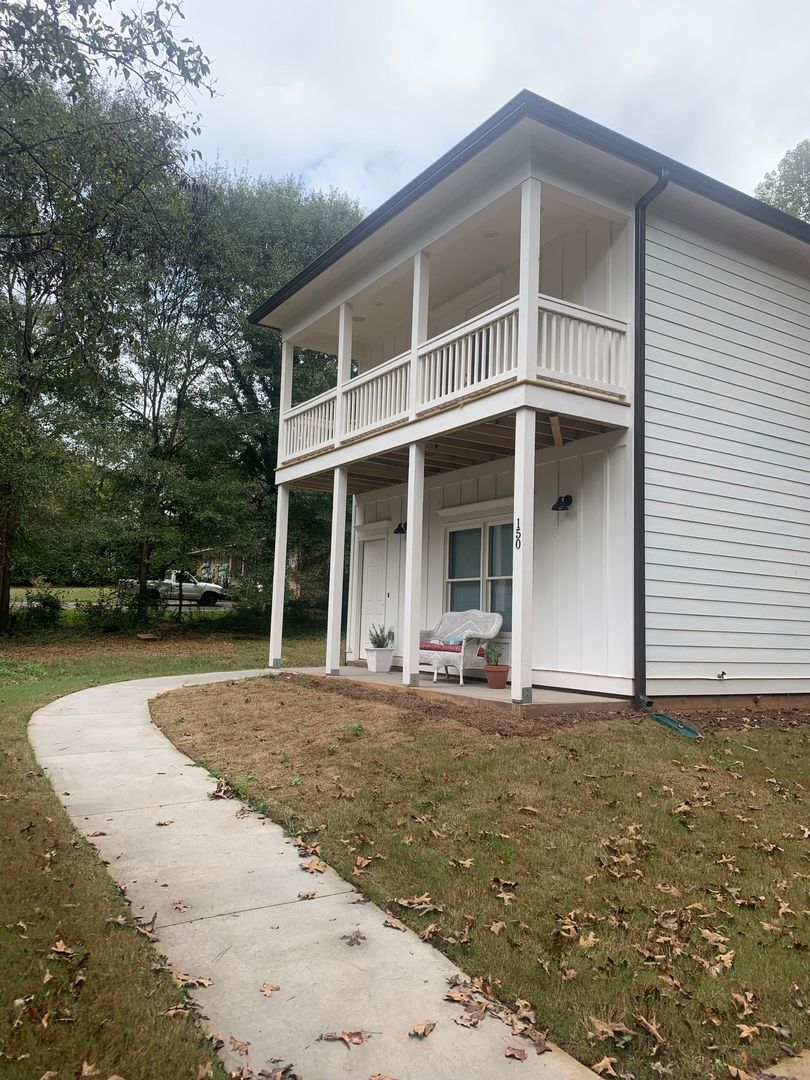 Athens House: 150 Kentucky Circle