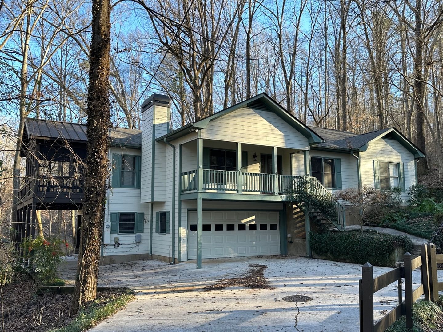 Athens House: 495 Somerset Dr.