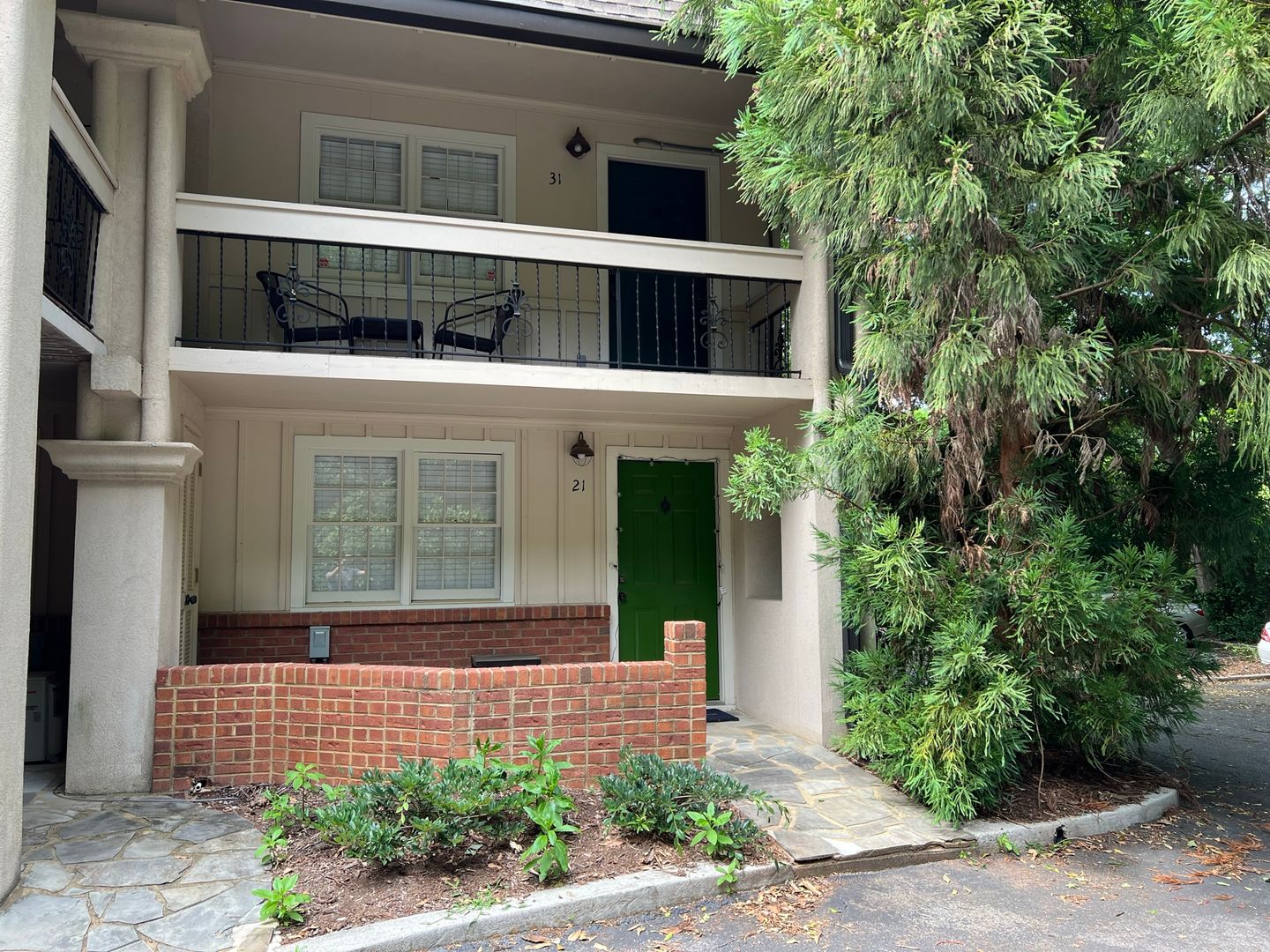 Athens House: 655 E CAMPUS ROAD UNIT 21