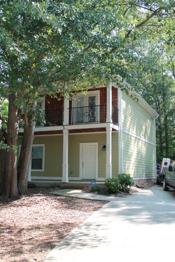 Athens House: 422 First Street