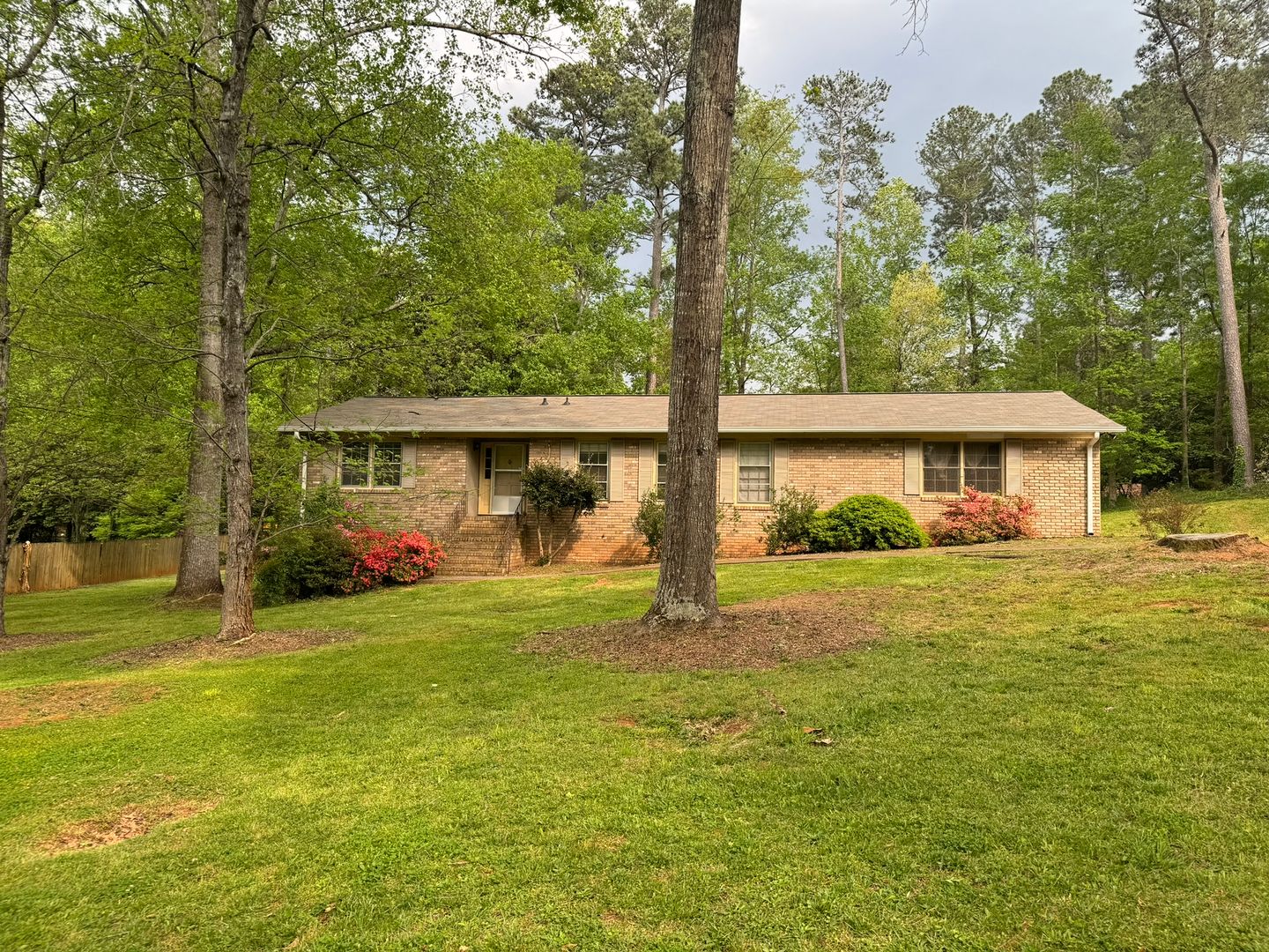 Athens House: 120 Dunwoody Drive