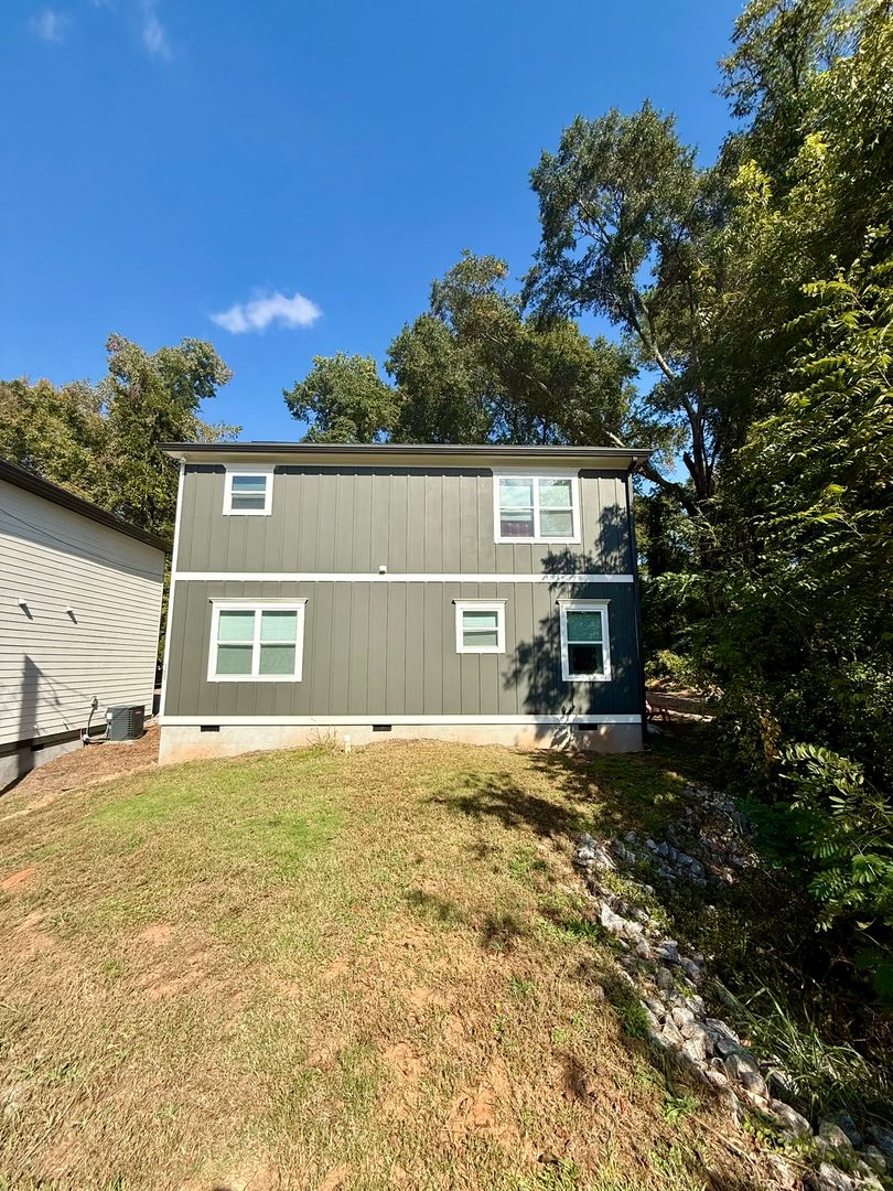 Athens House: 189 Strickland Ave.