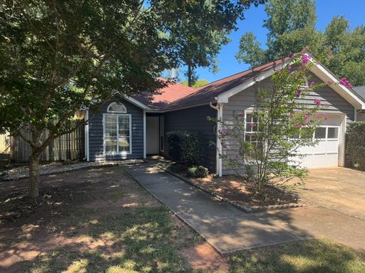 Three Bedroom Near Vet School! – photo 1