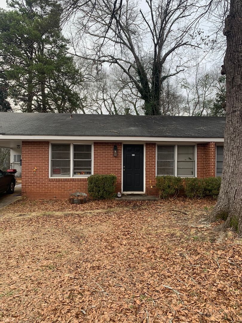 Athens Apartment: 417 & 427 Morton Avenue