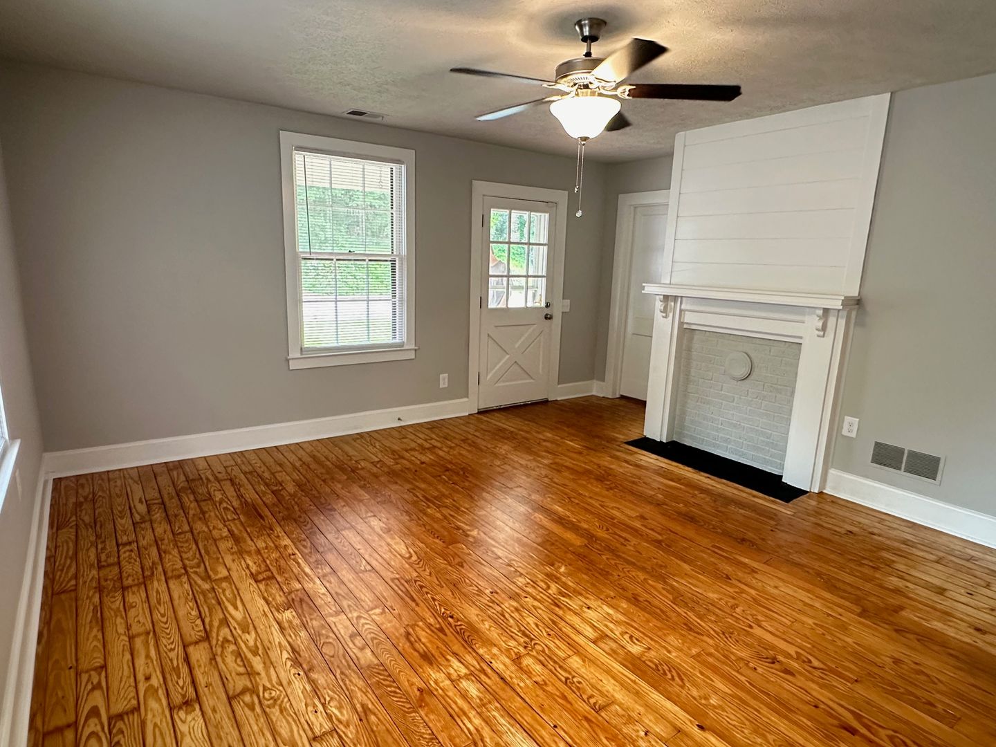 Athens Apartment: 138 S. Poplar St.