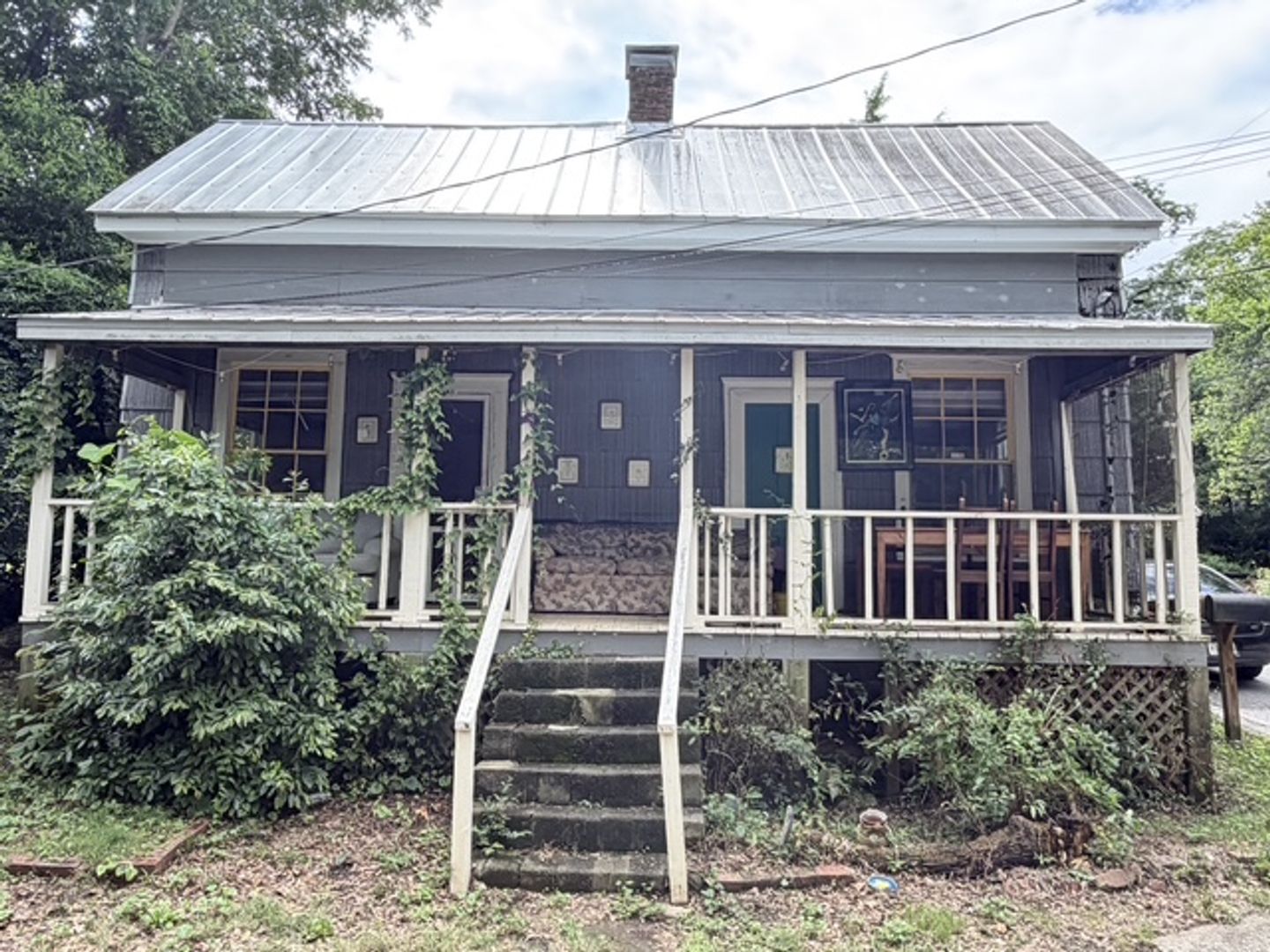 Athens House: 135 Cohen St