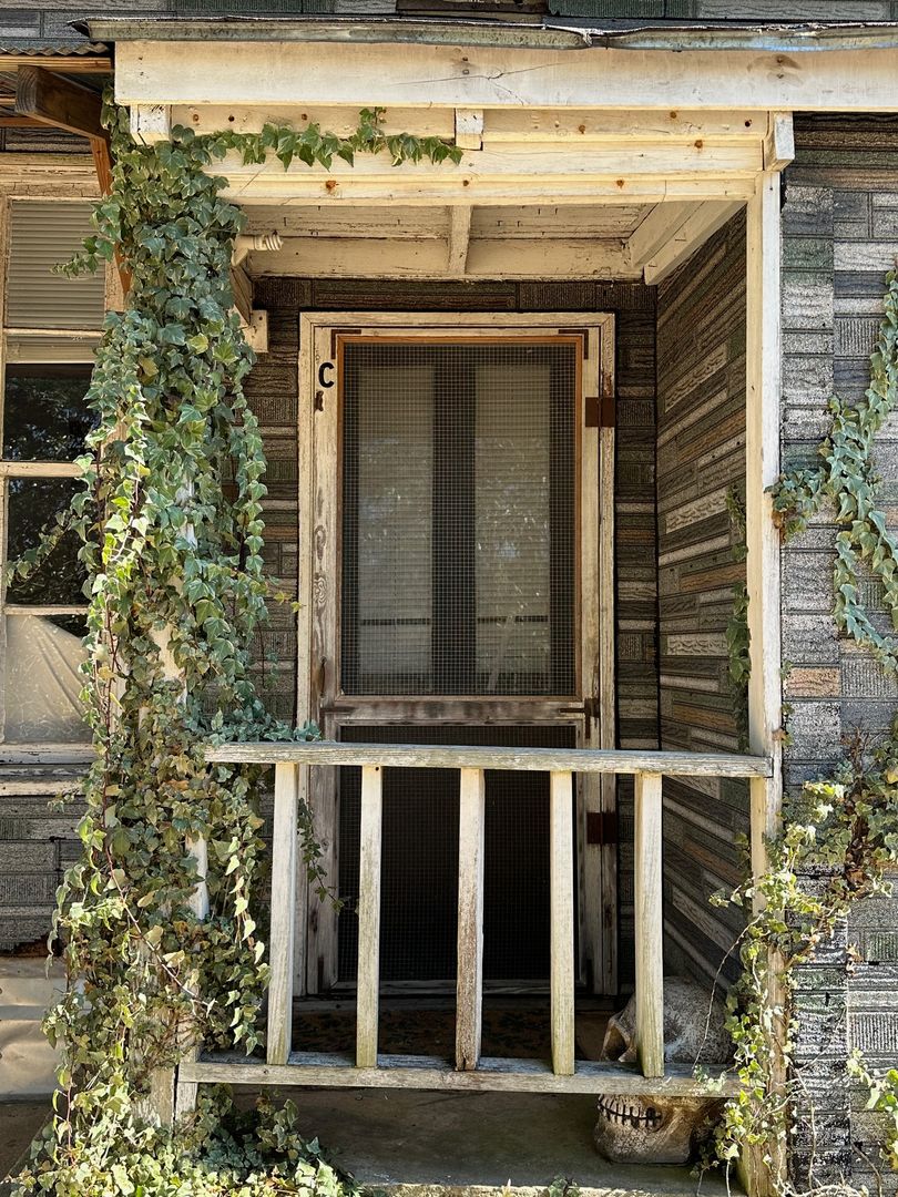 Athens Apartment: 150 Barrow St.