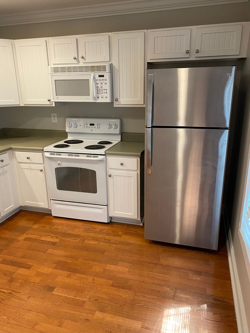 Athens Apartment: 1035 Barnett Shoals Road Unit #732