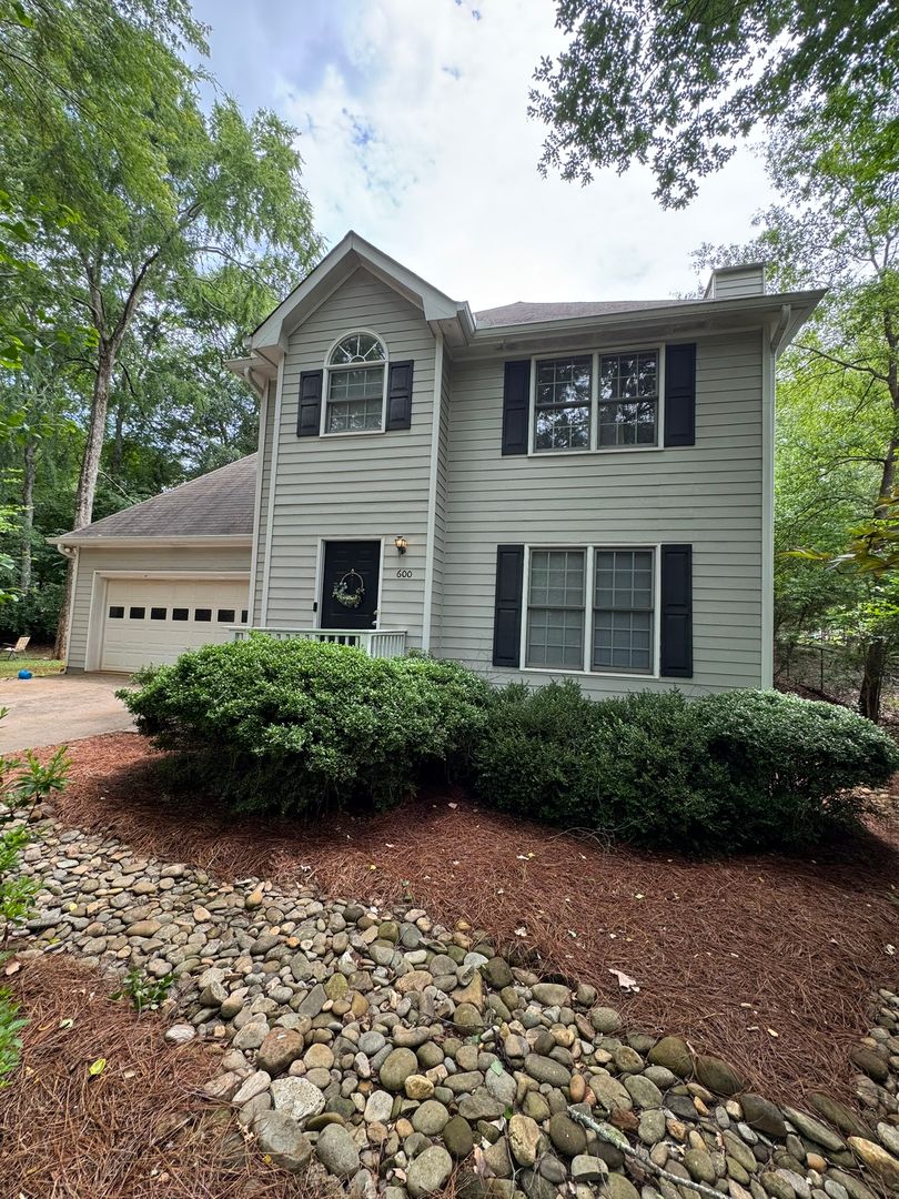 Athens House: 600 Snapfinger Drive