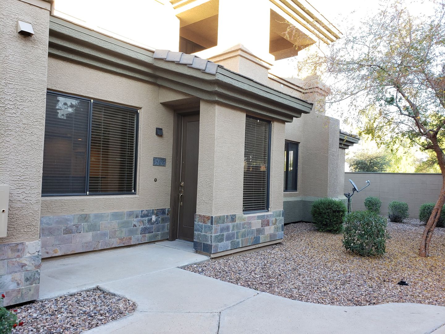 Chandler House: 705 W Queen Creek Rd #1205