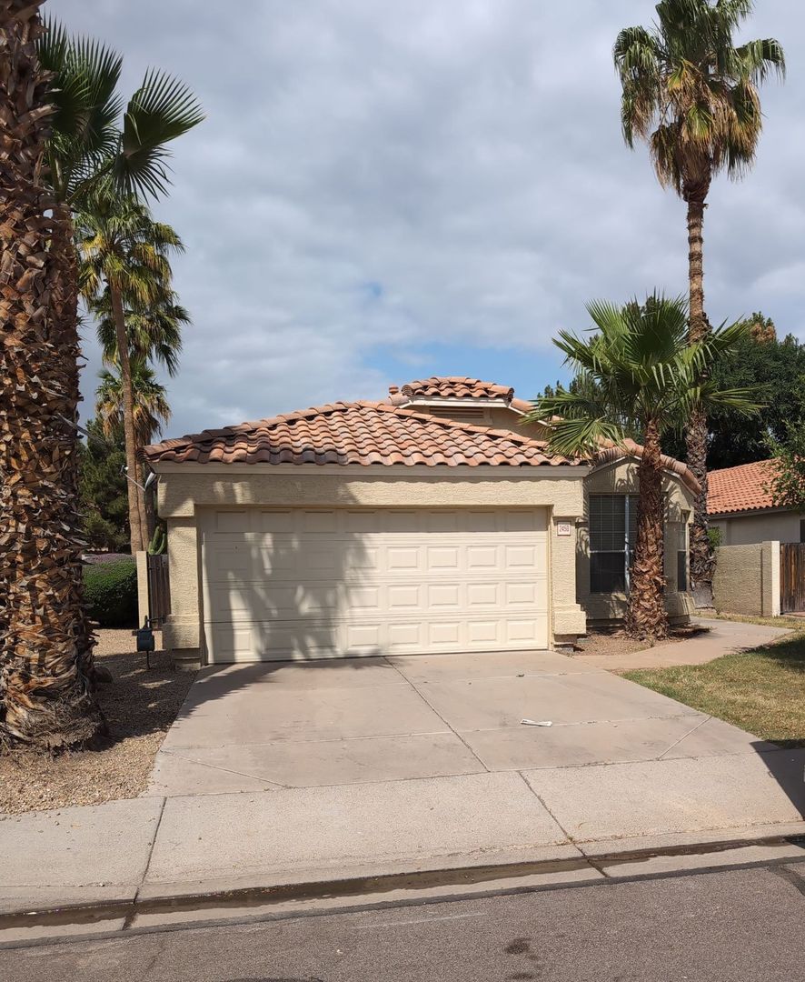 Chandler House: 2450 S. Apache Drive