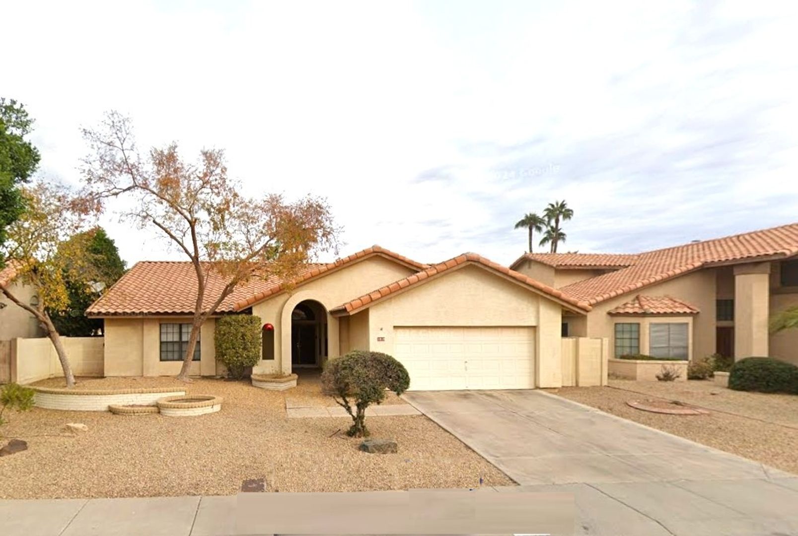 Gilbert House: 1518 W Antiqua Dr