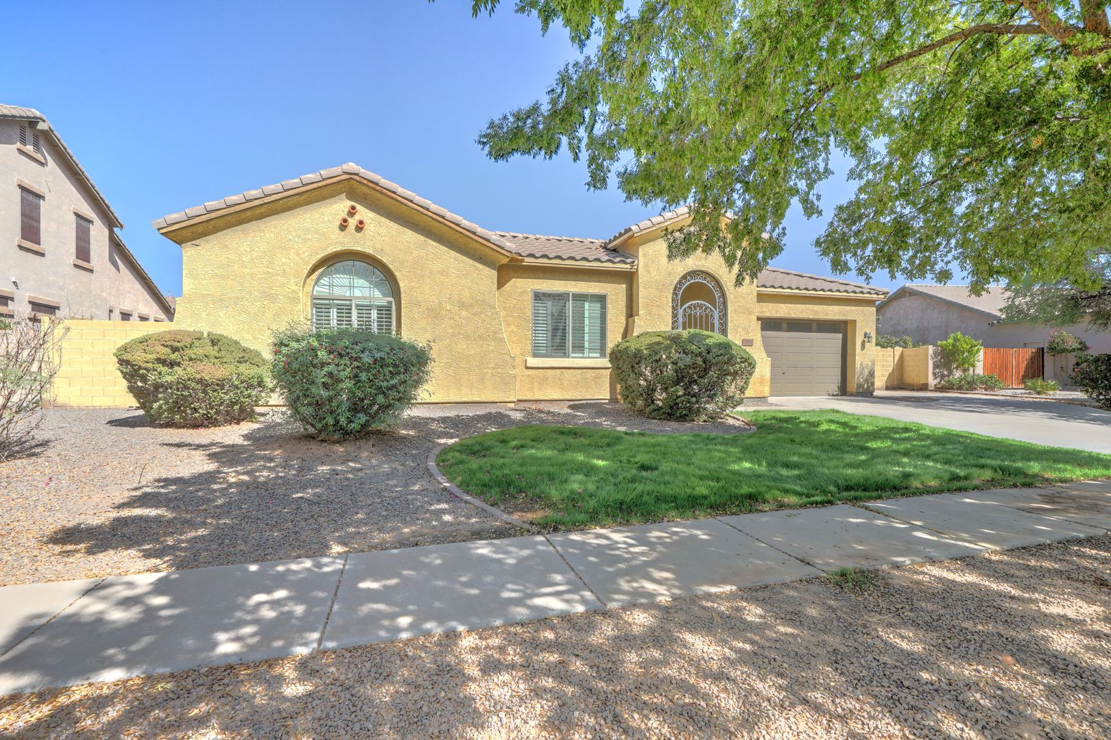Gilbert House: 2832 E Flower St