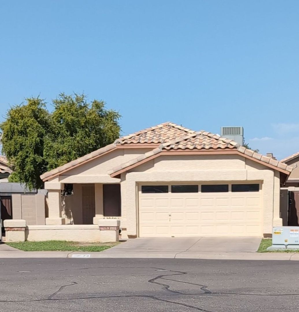 Chandler House: 73 S. Cypress Ct