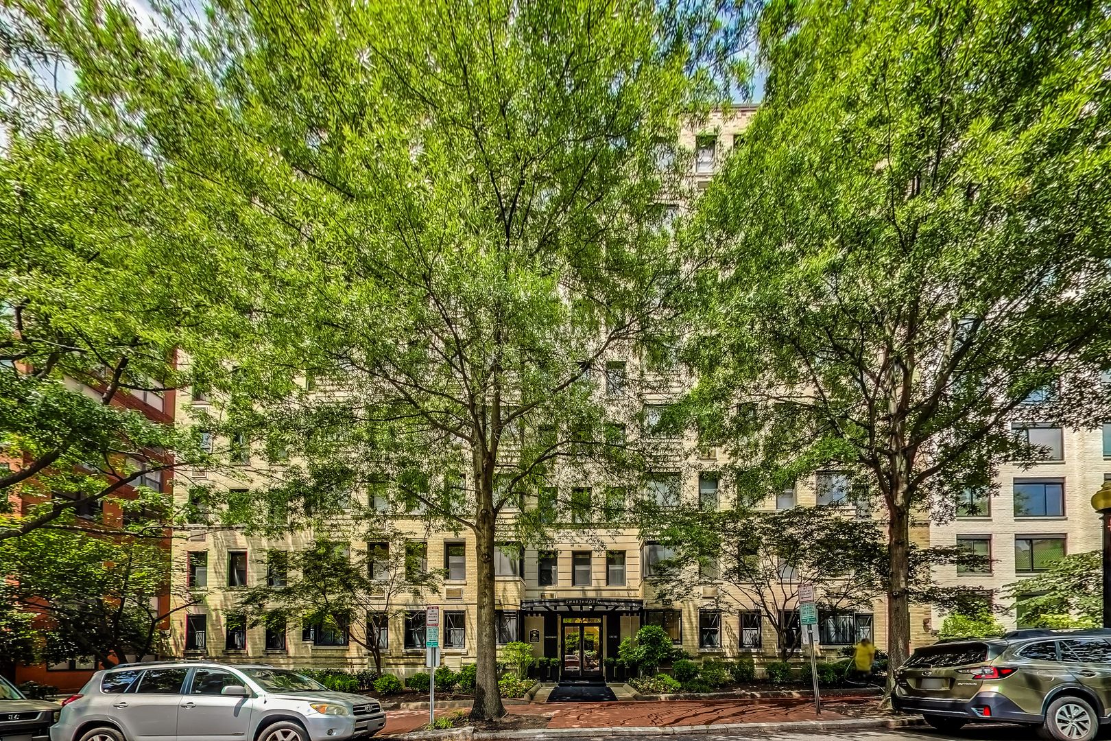 Washington Condo: 1010 25th St NW