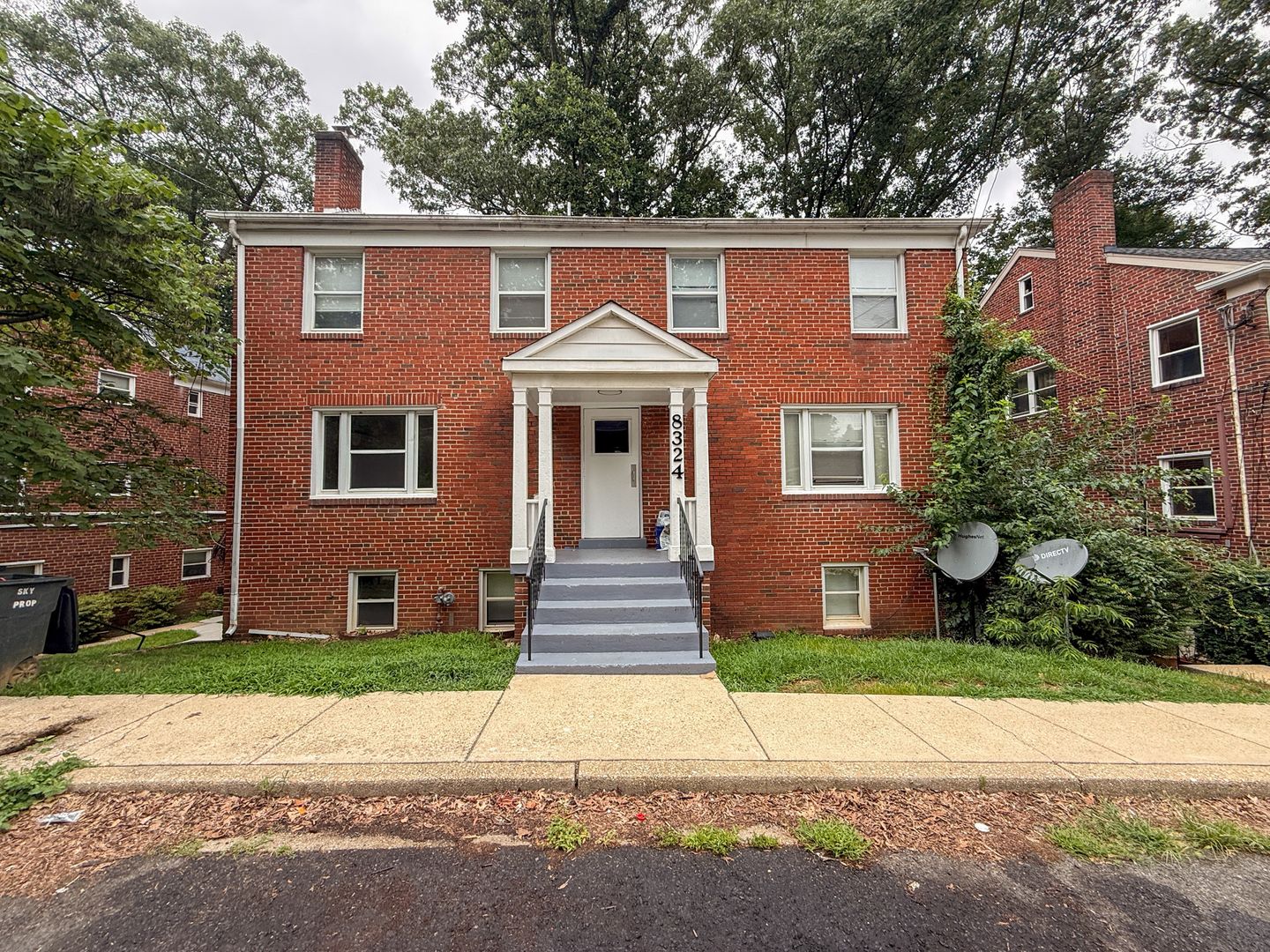 Takoma Park Apartment: 8324 Roanoke Ave