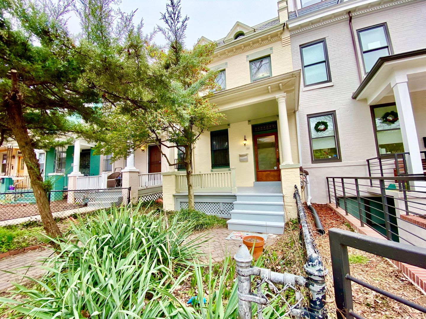 Washington Townhome: 140 Bryant Street NW