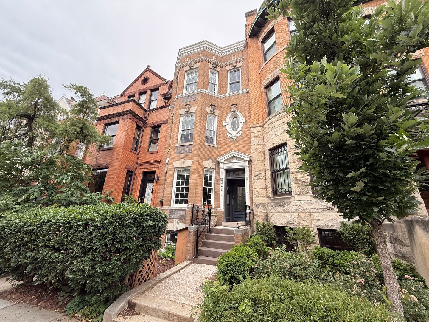 Washington Apartment: 1724 21st St NW
