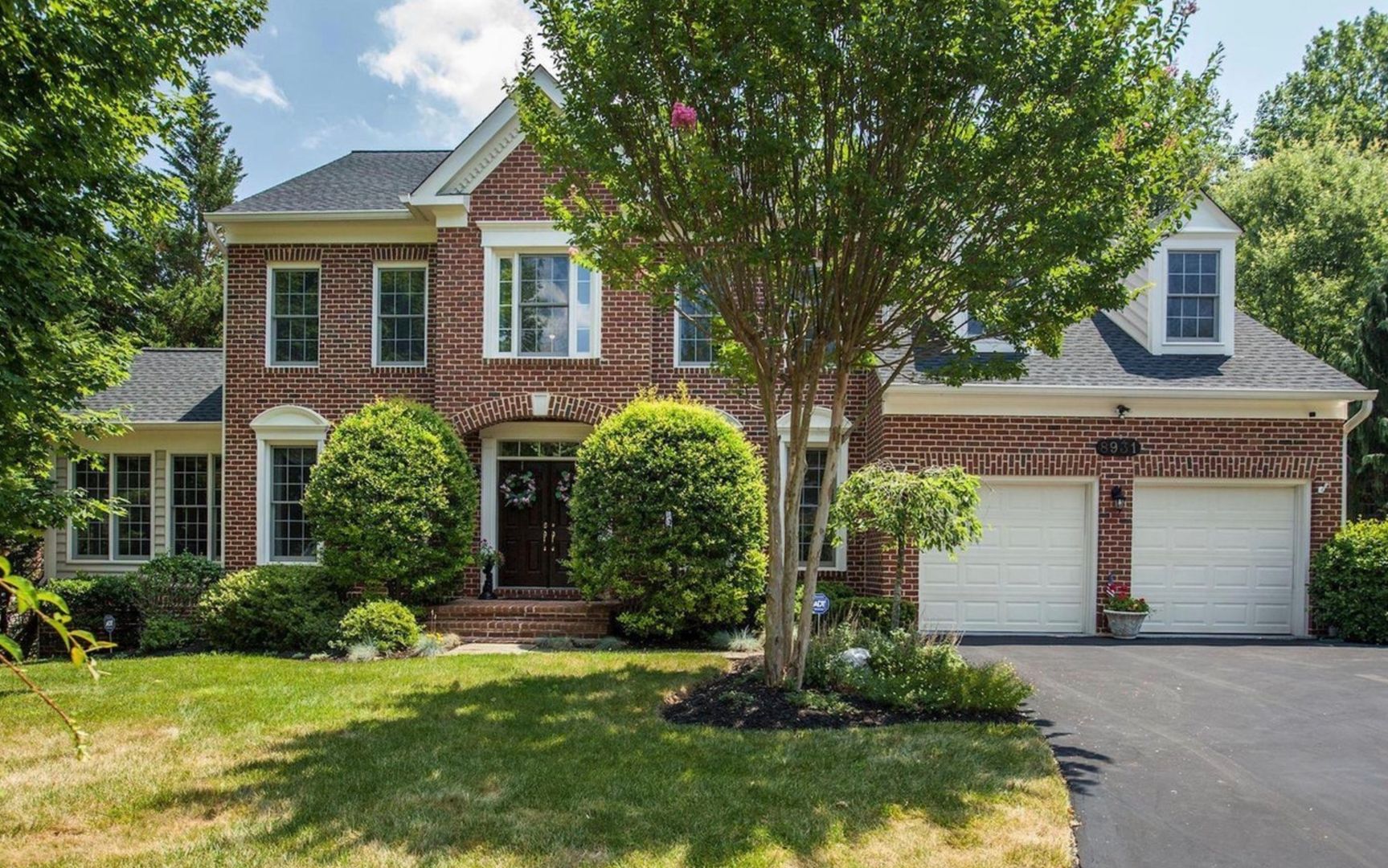 Potomac House: 8931 Falls Farm Dr