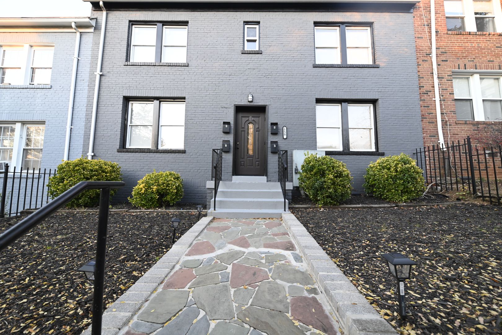 Washington Apartment: 1230 Penn St NE