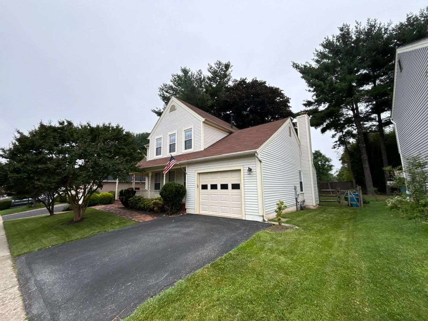 Gaithersburg House: 18428 Gardenia Way
