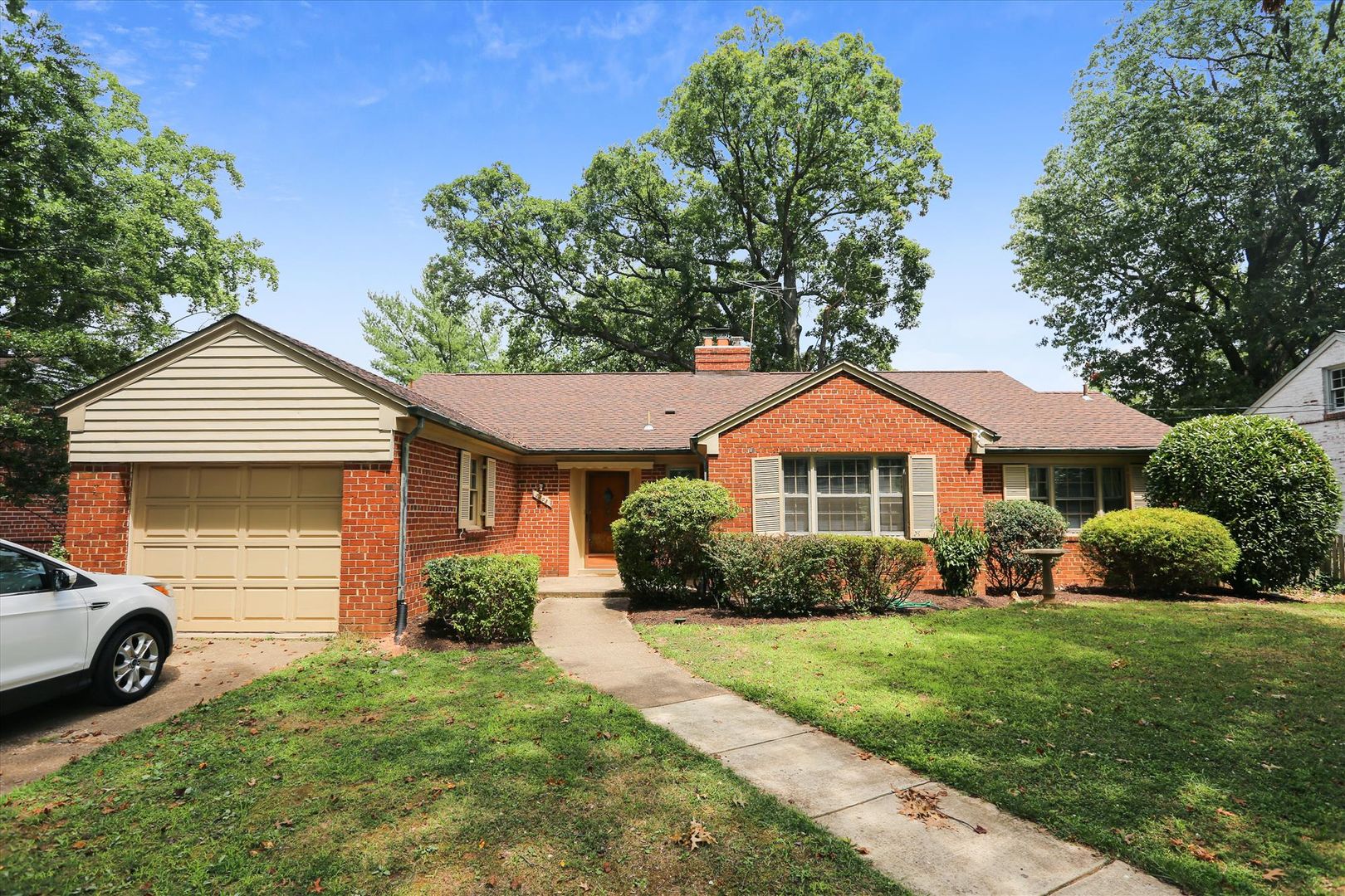 Chevy Chase House: 3303 Winnett Road