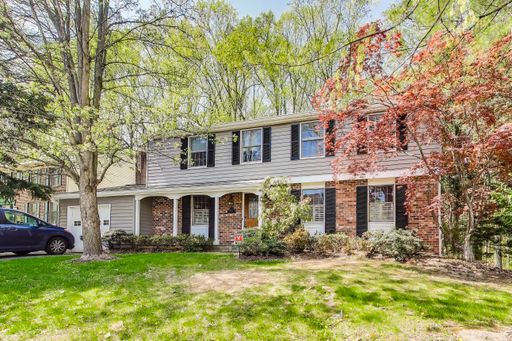 Gorgeous Three Level 4Bed/2.5Bath located in Silver Spring! – photo 1