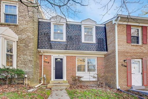 3 Bedroom Townhome – 5769 Yellowrose Ct, Columbia, MD 21045