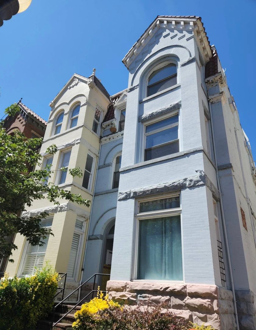 Washington Apartment: 2121 N St NW