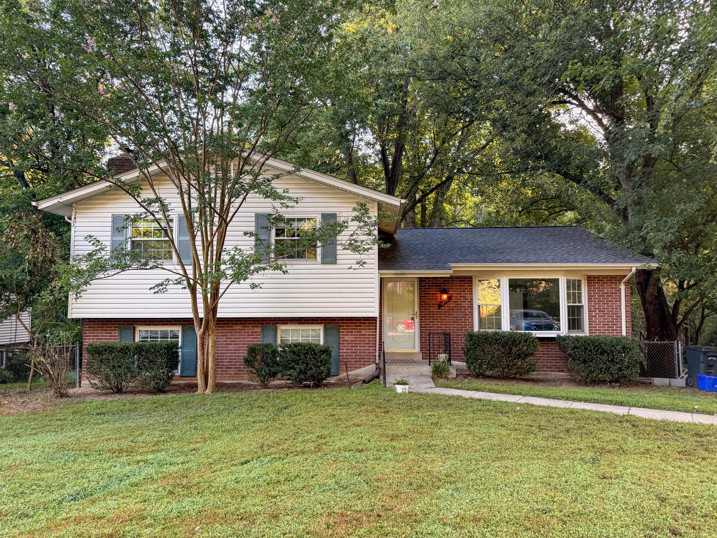 Silver Spring House: 1216 Downs Dr
