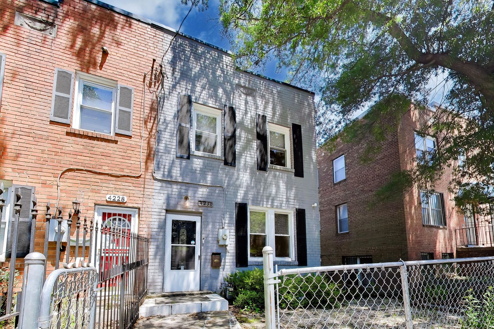 Washington Townhome: 4230 Edson Pl NE